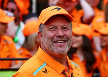 Brown refuta sugestão de que oposição de Andretti reflete preconceito contra americanos na F1.