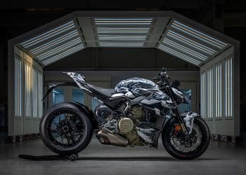 FINGER-PAINTED DUCATI STREETFIGHTER V4 LAMBORGHINI PROBABLY FEELS LIKE RIDING A PICASSO.