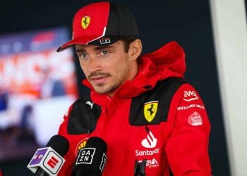 Charles Leclerc expressa decepção com desempenho fraco na classificação do GP da Austrália, citando dificuldade em encontrar o ritmo certo.