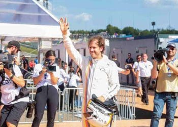 Ex-conselheiro da Aston Martin sugere que Sebastian Vettel poderia retornar à Fórmula 1 em meio à especulação de retorno.