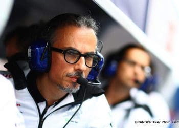 Mekies: VCARB em sexto na intensa luta do meio campo da F1