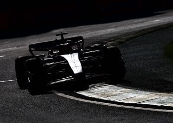 Leclerc lidera última sessão de treinos antes do Grande Prêmio da Austrália.