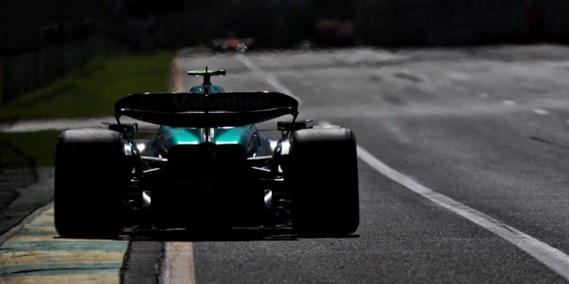 Pilotos da F1 discordam sobre penalidade para Alonso no Grande Prêmio da Austrália.