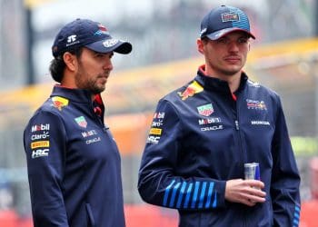 Horner: Perez não está obcecado com Verstappen na F1 2024.