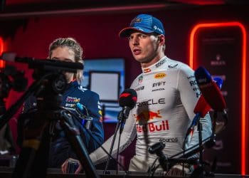Verstappen acredita que concorrentes aumentaram potência do motor durante treino no Bahrain.