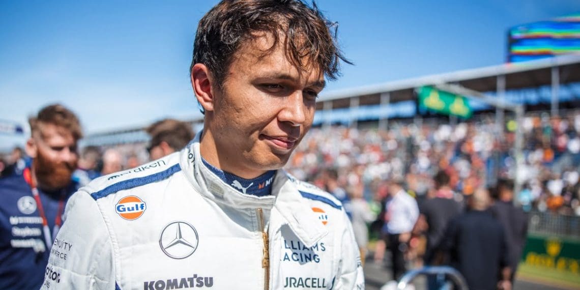 Albon assina extensão de contrato com a Williams: Uma decisão inteligente ou uma aposta arriscada na F1?