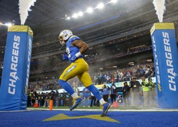 “49ers Urged to Sign 17-Sack Pro Bowler After Amazing Comeback”