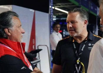 Zak Brown nega acusações do Congresso dos EUA de que a F1 é tendenciosa contra os americanos após recusa da Andretti-Cadillac.