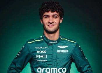 Crawford faz seu primeiro teste na F1 com a Aston Martin.