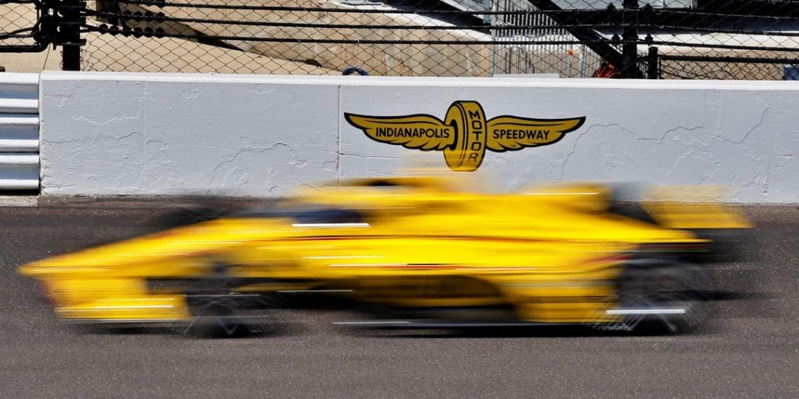 Podcast discutindo insights da classificação do Indy 500 com o vencedor da pole McLaughlin.