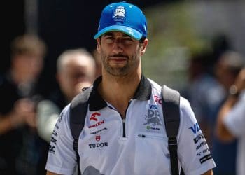 Daniel Ricciardo destaca sua posição na F1 e enfatiza a importância de garantir pontos no GP do Canadá em meio a especulações sobre seu futuro no esporte.