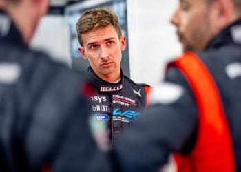 Campbell discute gestão de risco de tráfego em Imola comparado ao Qatar.