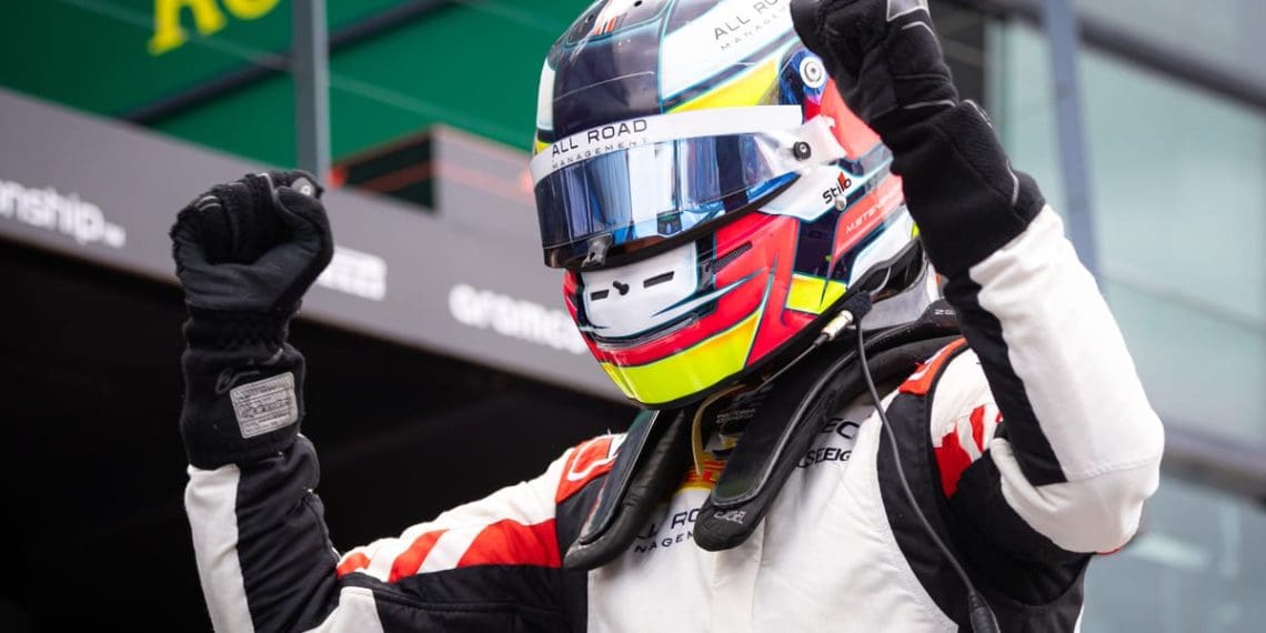 Novo piloto júnior da McLaren banido de rodada da F3 por motivo incomum.