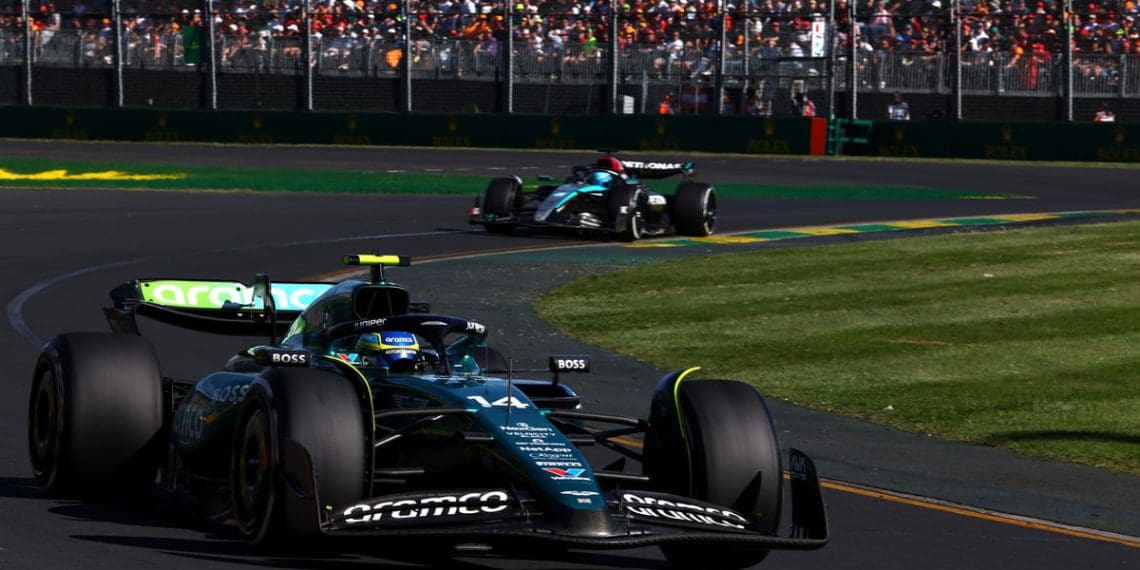 Alonso penalizado por seu papel no acidente de Russell na F1 na Austrália.