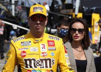 Kyle Busch fala sobre comentário da esposa sobre ‘precisar de algumas polegadas extras’