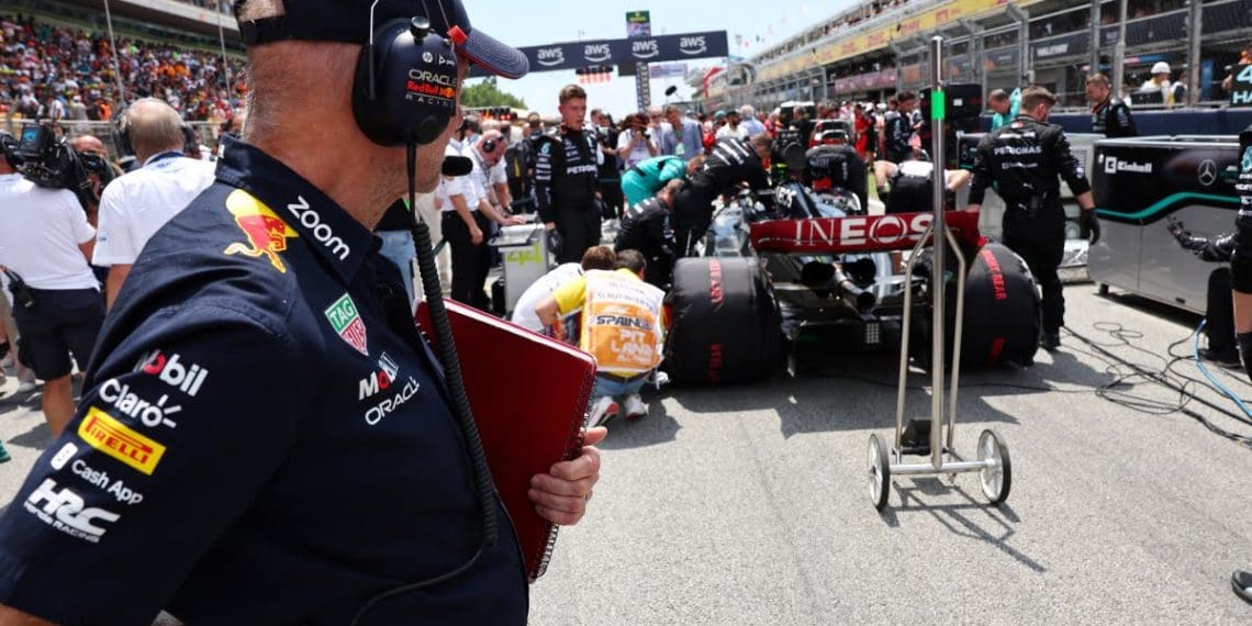 F1 superstar Hamilton lamenta oportunidade perdida com designer da Ferrari Newey.