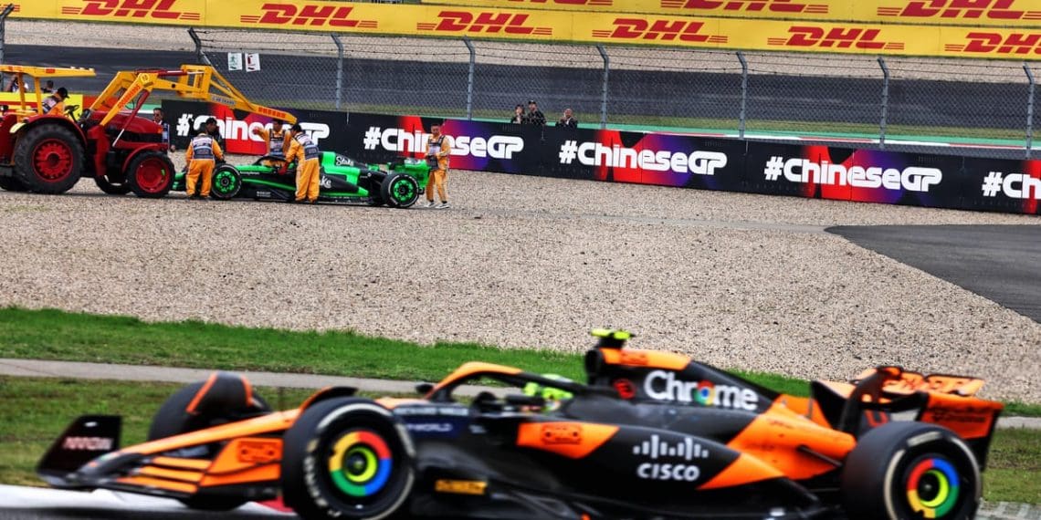 Norris divide equipe da Red Bull em emocionante Grande Prêmio da China de F1