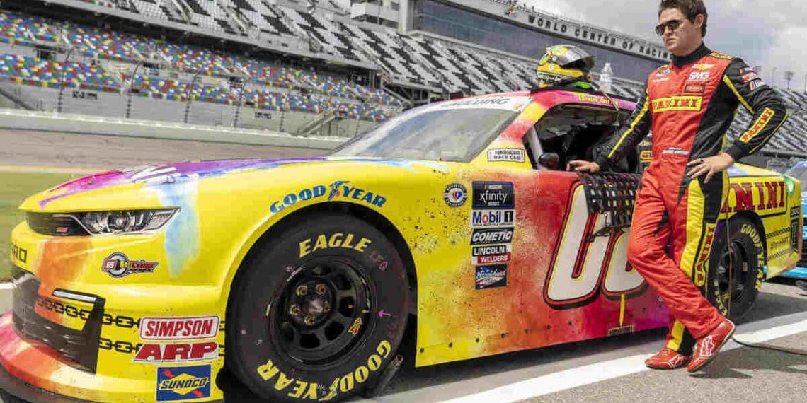 Piloto da NASCAR Gray Gaulding preso por abuso doméstico na Carolina do Norte