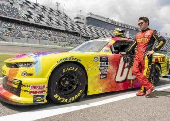 Piloto da NASCAR Gray Gaulding preso por abuso doméstico na Carolina do Norte