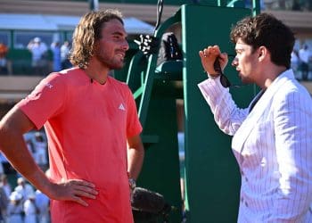 “Stefanos Tsitsipas consegue entrar em um Go-Kart?” O tenista faz pergunta inusitada para estrela da F1 Charles Leclerc, descubra o motivo.