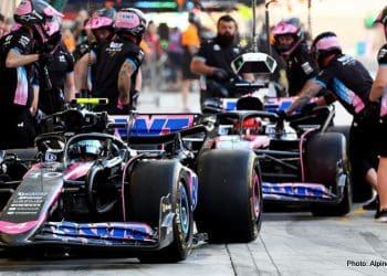 Alpines reorganiza equipe após fraca performance no Grande Prêmio do Bahrein início da temporada de Fórmula 1