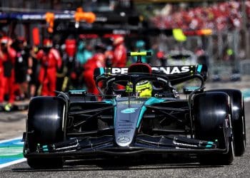 Wolff: Carro de Fórmula 1 da Mercedes projetado para desafiar a Red Bull.