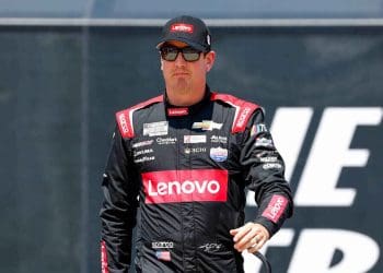 Kyle Busch reconhece a luta da NASCAR para mudar os fãs de longa data dos anos 90 para apoiar os pilotos modernos.