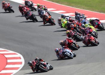 Vinales brilha na corrida de COTA, derrotando Marquez em um sprint.