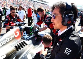 Komatsu discute decisão de reduzir expectativas para Haas na temporada de Fórmula 1 de 2024.