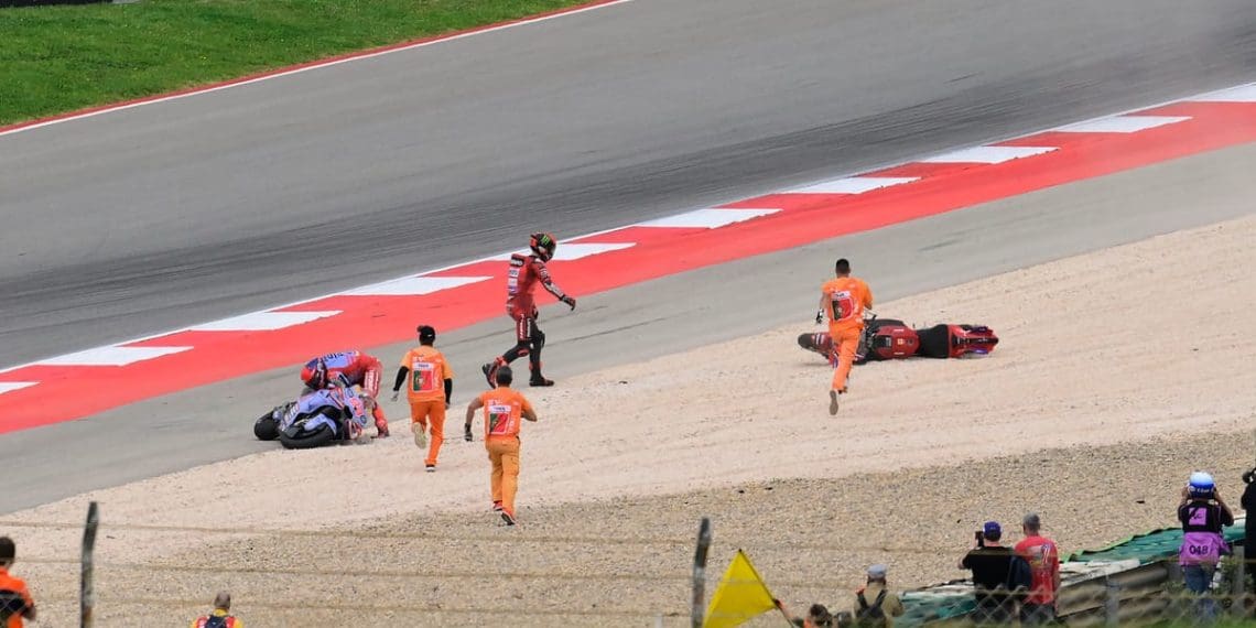 Marquez e Bagnaia têm opiniões diferentes sobre colisão.