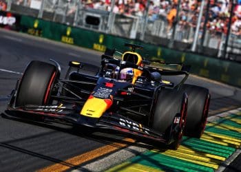 Verstappen tranquilo com treino caótico da Red Bull