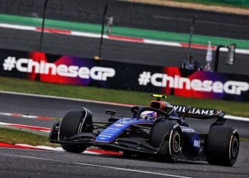 Vowles insta Williams a melhorar estratégias para evitar outra penalidade de Sargeant na China F1.