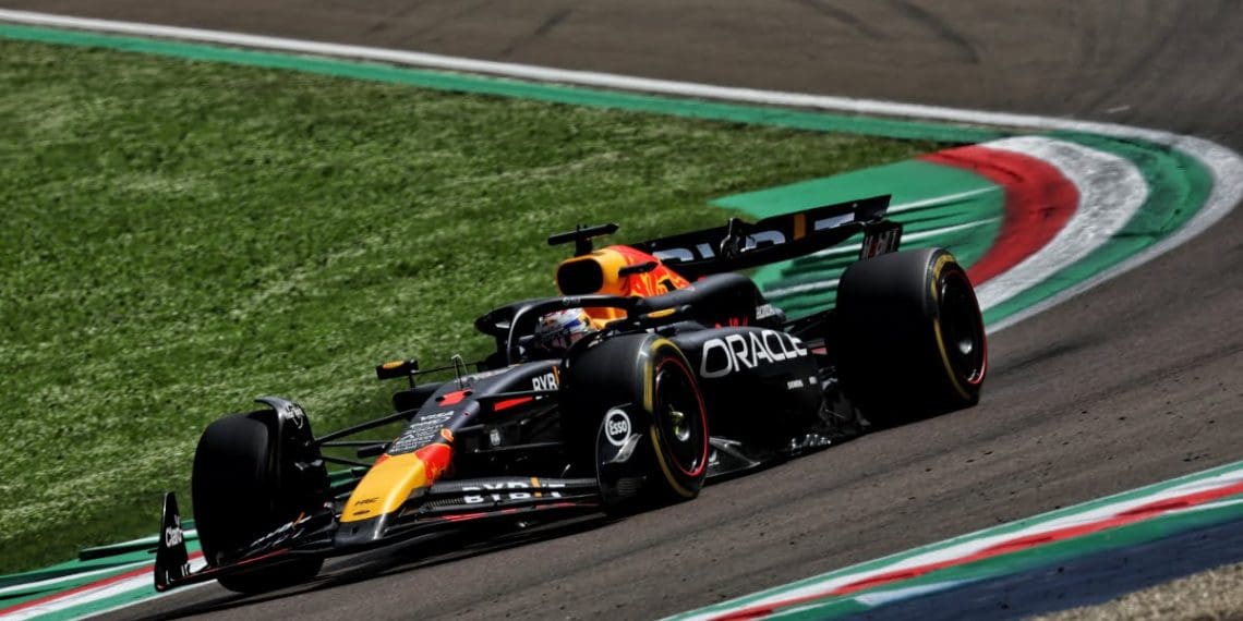 Horner detalha queda abrupta de velocidade de Verstappen durante Grande Prêmio de F1 em Imola.