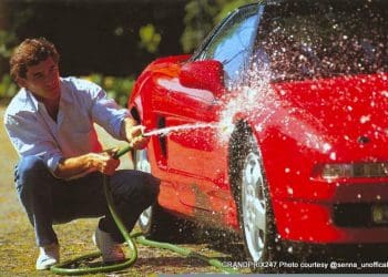 Ayrton Senna: Edição limitada do Honda NSX do lendário piloto de Fórmula 1 disponível para compra.