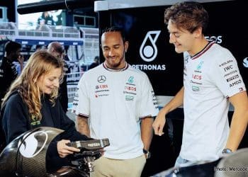 Hamilton: Momento crucial para a Fórmula 1 demonstrar e defender seus princípios.