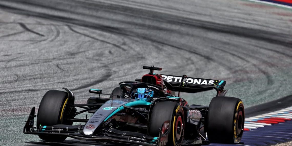 Russell reivindica vitória na corrida de F1 na Áustria após acidente de Verstappen e Norris.