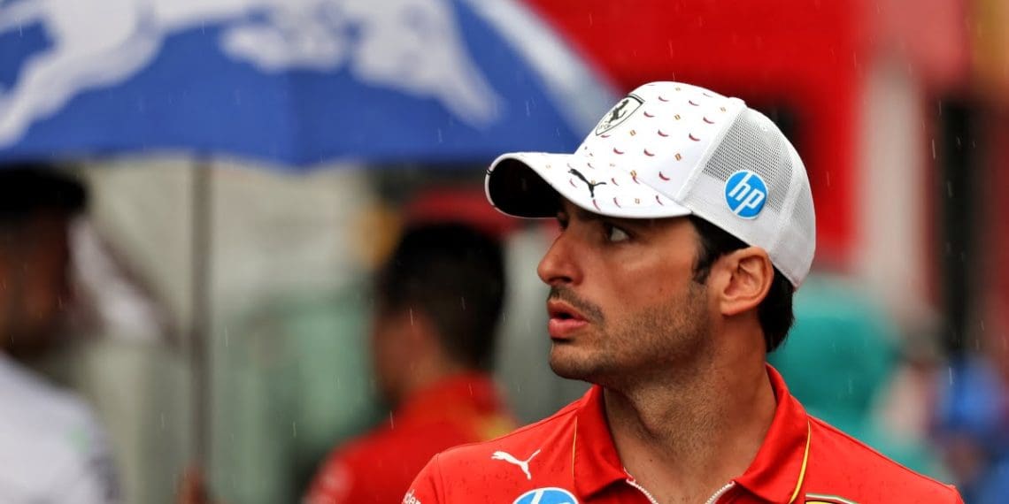 Sainz expõe fator que atrasa decisões das equipes de F1.