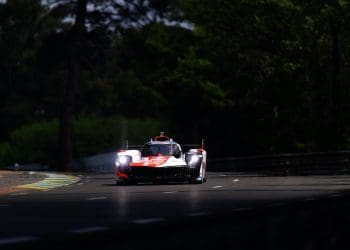 Kobayashi dita o ritmo na primeira sessão de testes de Le Mans