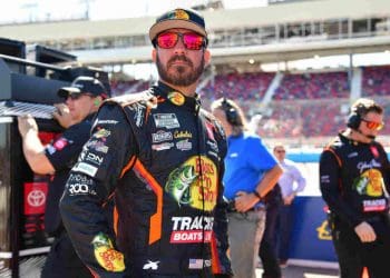 JGR veterano Martin Truex Jr. rumores de se aposentar após 2024.
