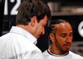 Toto Wolff informou Hamilton que ele precisará imaginar ver nosso aerofólio traseiro na Fórmula 1 a partir de 2025.