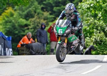 ‘Eu sou igual ao Joey’ – Dunlop estabelece novo recorde de vitórias no Isle of Man TT.