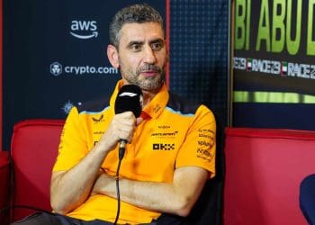 McLaren revela plano para 2024 em meio à forte concorrência de Ferrari e Red Bulls.