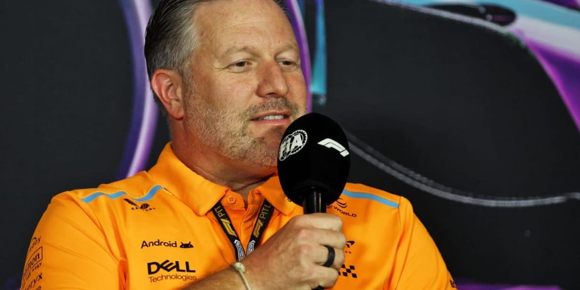 Chefe da McLaren antecipa mais saídas da Red Bull e elogia honestidade de Newey.