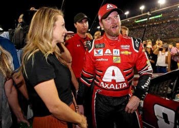 Amy Earnhardt expõe comportamento “altamente irritante” de Dale Earnhardt Jr.