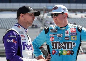 Denny Hamlin apoia críticas de Kyle Busch aos carros Next-Gen após corrida intensa em Talladega.