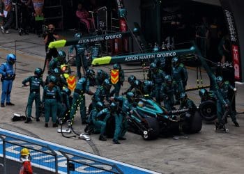 Aston Martin pede investigação sobre penalidade de Alonso.