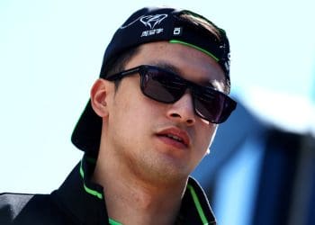 Zhou revela novas informações sobre negociações para acordo de F1 em 2025.