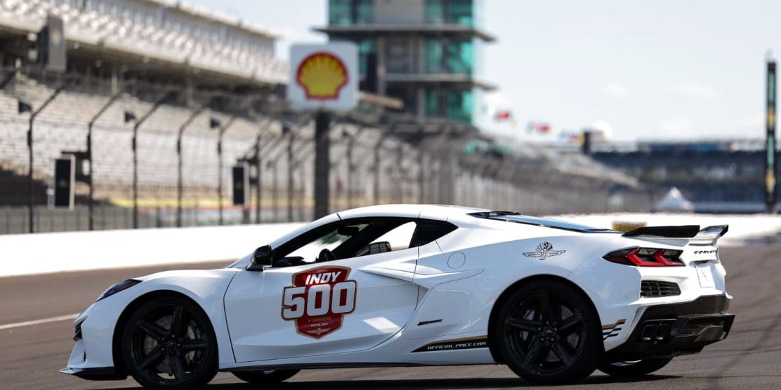 2024 Corvette E-Ray escolhido como carro pace para o Indy 500.
