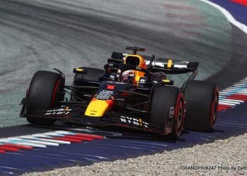 Verstappen garante a pole position na classificação do Grande Prêmio da Áustria.