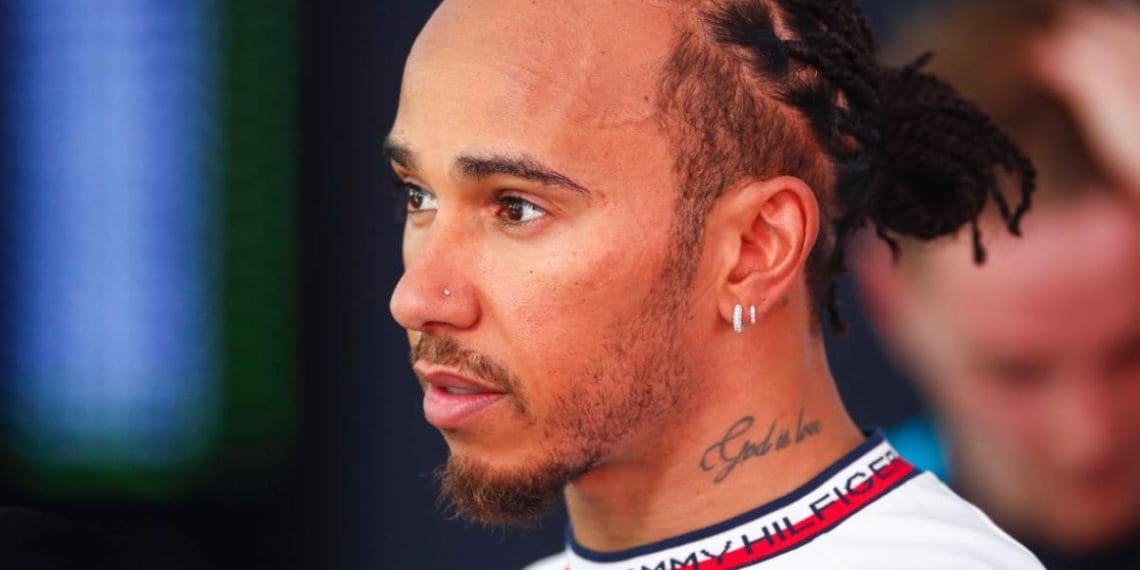 Lewis Hamilton admite que não ficou satisfeito durante sua primeira temporada na F1, apesar de ter realizado seu sonho de infância.